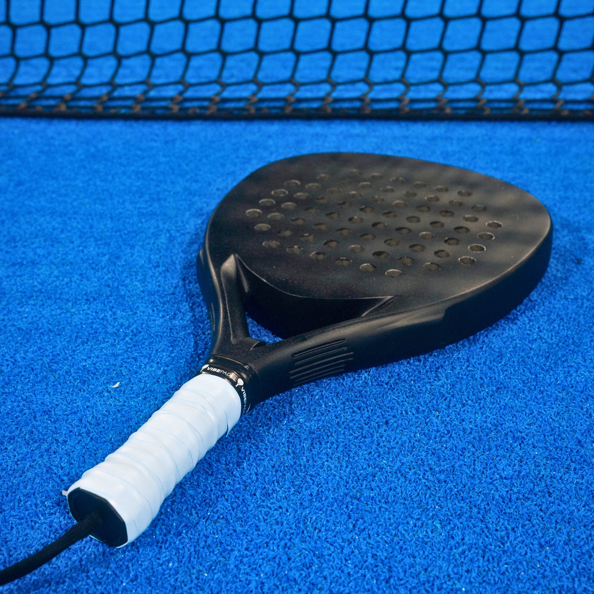 How to Add an Overgrip to a Padel Racket